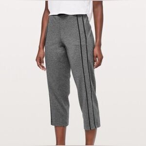 Lululemon Pants Women’s 4 Heathered Grey Striped Activewear Jogger Crop Pant